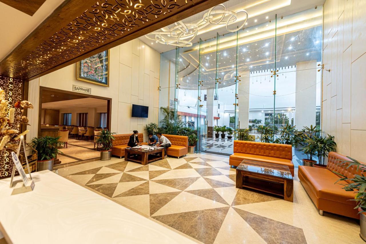 The Elite Lucknow Convention Hotel Exterior foto