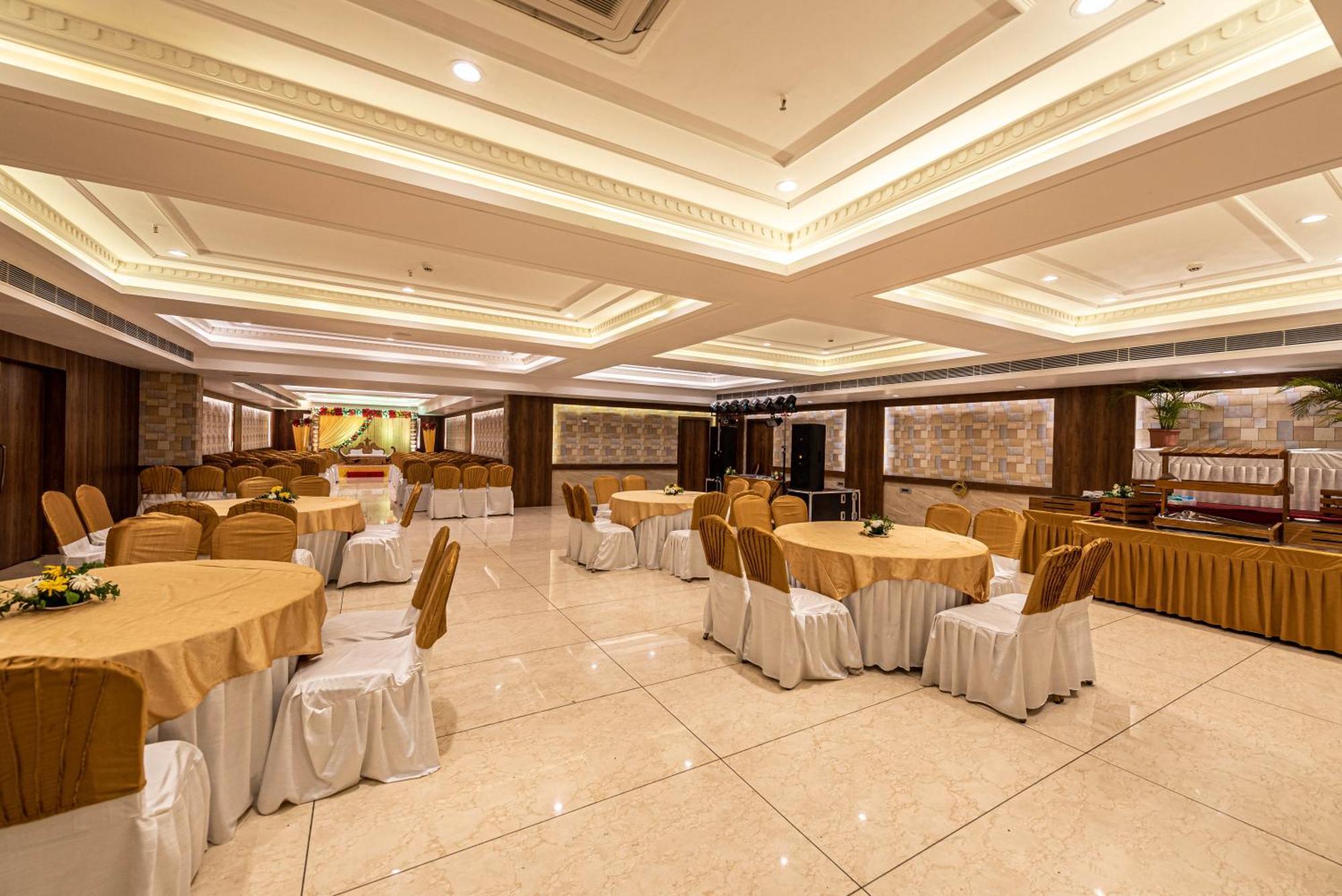 The Elite Lucknow Convention Hotel Exterior foto