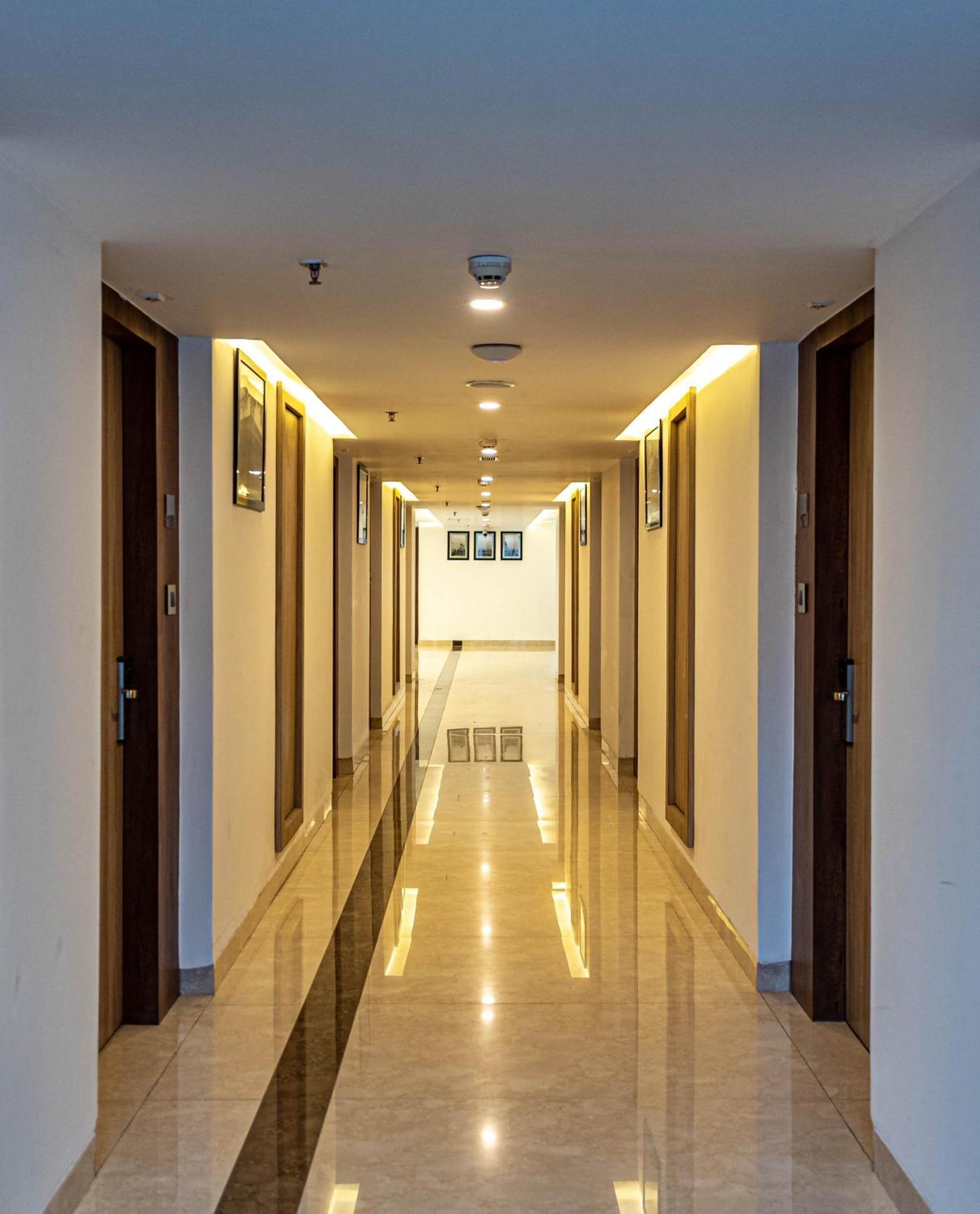 The Elite Lucknow Convention Hotel Exterior foto