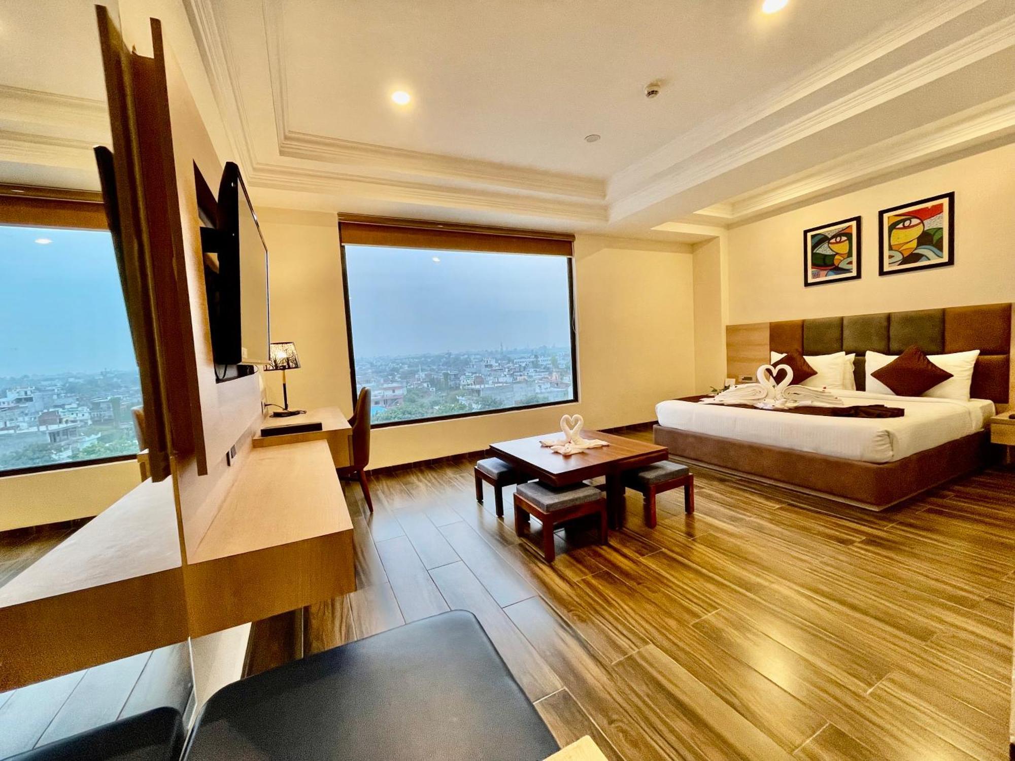 The Elite Lucknow Convention Hotel Exterior foto